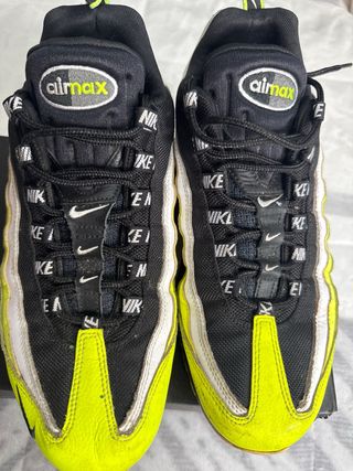 Nike Air Max 95 Negro y Amarillo