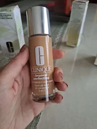 Base Maquillaje Clinique Beyond Perfecting WN76