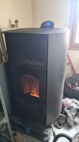 Hidroestufa de pellet DOÑA GENEROSA 30 KW