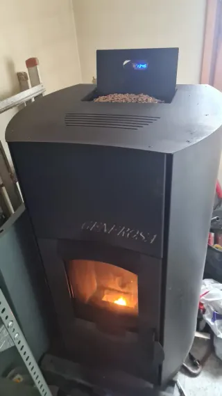 Hidroestufa de pellet DOÑA GENEROSA 30 KW