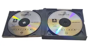 PlayStation + 3 Juegos + 3 Memory Card