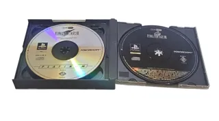 PlayStation + 3 Juegos + 3 Memory Card