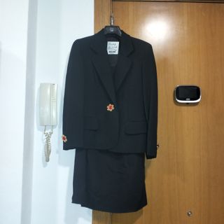 Conjunto Moschino Blazer y Falda Negro