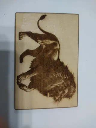 Figura león, pantera, águila grabado láser madera