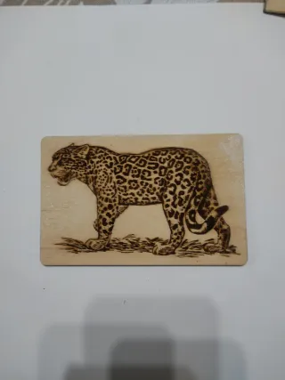 Figura león, pantera, águila grabado láser madera