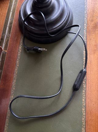 Lámpara de salón negra y dorada