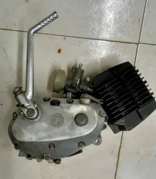 Motor Puch sin carburador