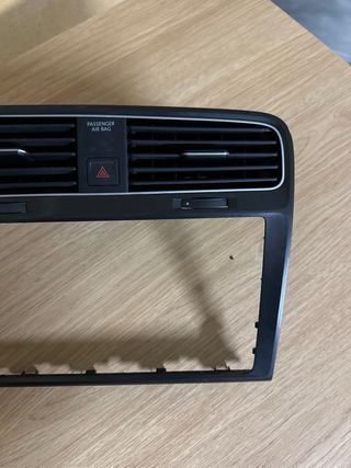 Marco pantalla Golf 7