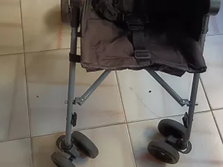 Silla de paseo negra paraguas