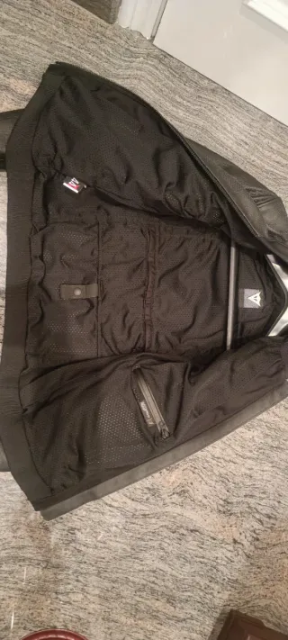 Chaqueta Dainese piel Negra Perforada