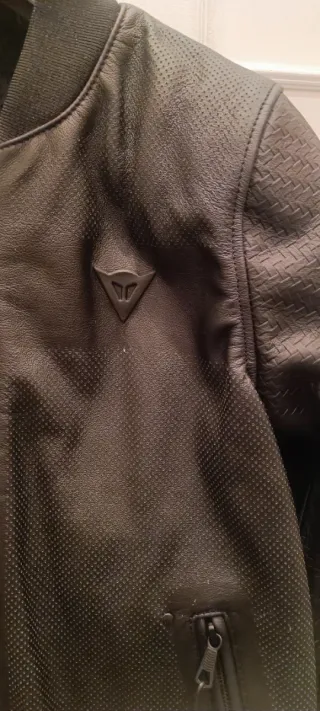 Chaqueta Dainese piel Negra Perforada