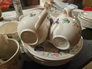 Juego de café de porcelana con flores