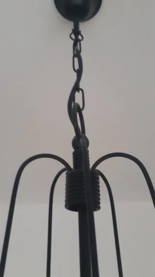 Lámpara de hierro forjado negra