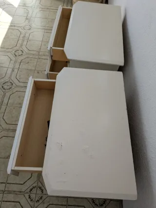 Mesitas de noche para restaurar