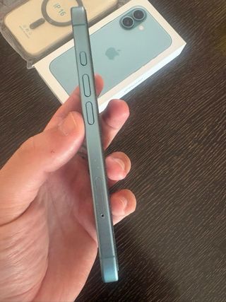 iPhone 16 Azul
