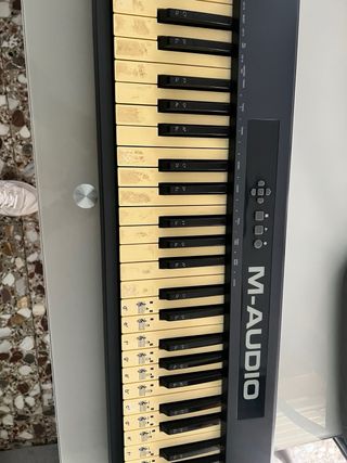 Teclado MIDI KeyStation
