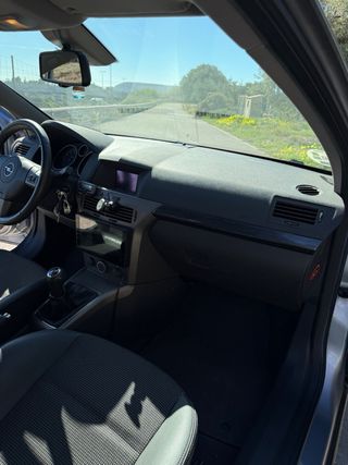 Opel Astra GTC 2.0 Turbo