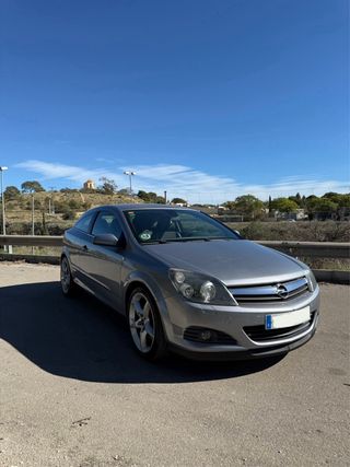 Opel Astra GTC 2.0 Turbo