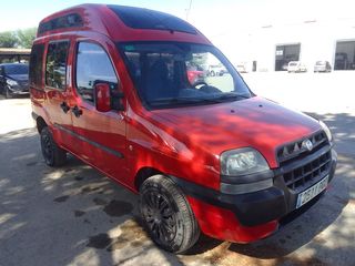 Furgoneta con rampa para minusválidos