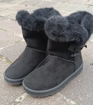 Stivali neri con pelo e fiocco tg 36