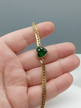 Pulsera Corazón Acero Chapado Oro y Piedra Verde