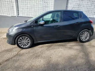 Peugeot 208 2016