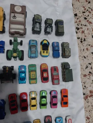 Lote de coches de juguete