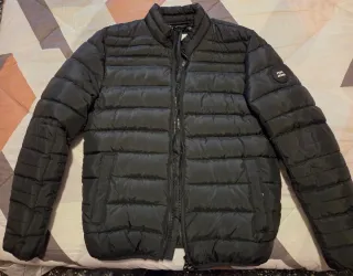 Chaqueta plumífero Pepe Jeans negro.