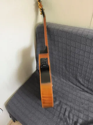 Guitarra Ibañez Negra,gama media alta con funda