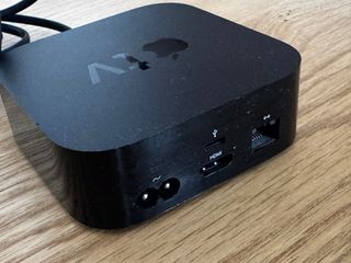 Apple TV 4ª Gen 32GB con Mando y Cable