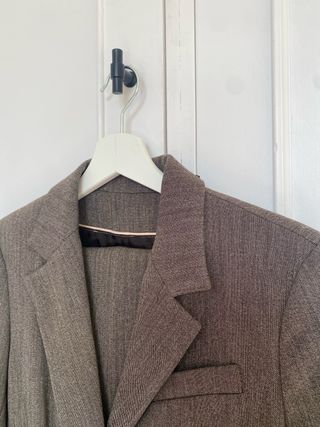 Traje chaqueta y pantalón marrón