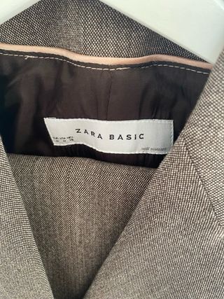 Traje chaqueta y pantalón marrón