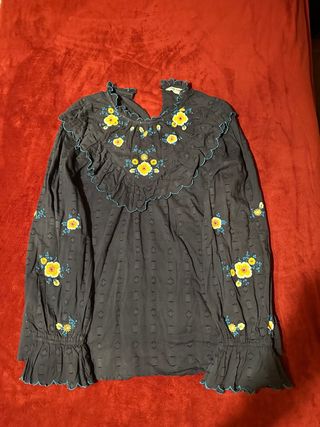 Blusa Naf Naf bordada floral