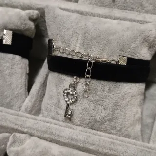 Collarini velluto con charm