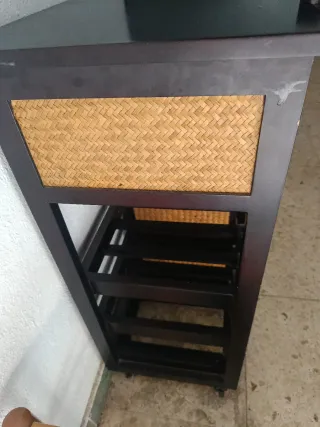 Mueble de entrada con botellero