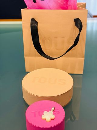 Colgante flor nacar Tous