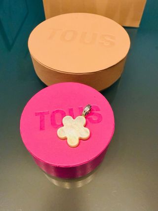 Colgante flor nacar Tous