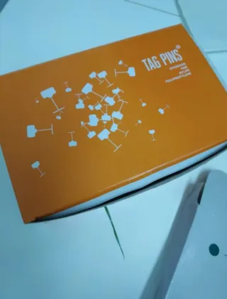 Pistola etiquetadora + hilos y etiquetas