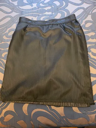 Falda de cuero negra Talla L