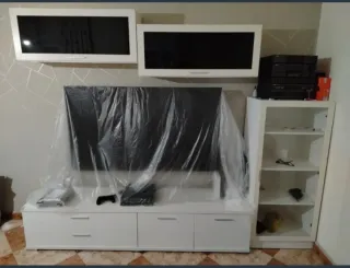 Mueble de salón blanco