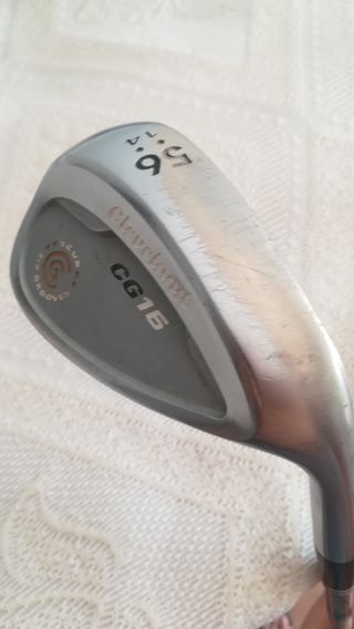 2 Palos de Golf Cleveland CG15 y 588. uno 30 euros