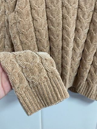 Jersey de punto trenzado beige