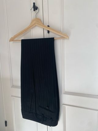 Traje de chaqueta y pantalón negro mujer