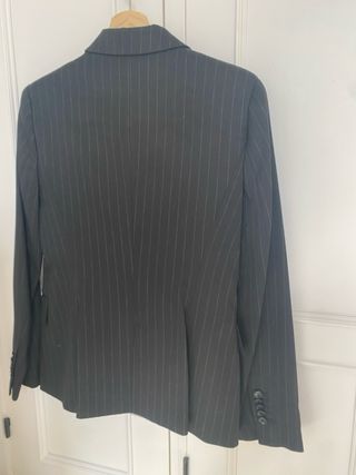 Traje de chaqueta y pantalón negro mujer