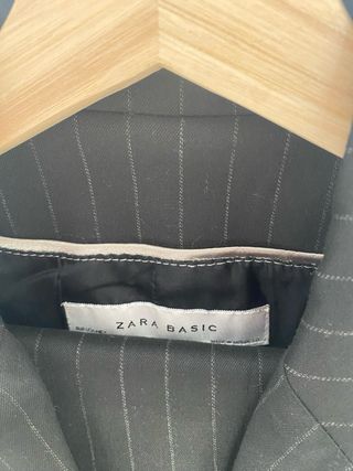 Traje de chaqueta y pantalón negro mujer