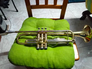 Trompeta en Sib con estuche