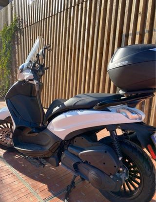 Piaggio Beverly 300 - 6000km cierre piton y baul