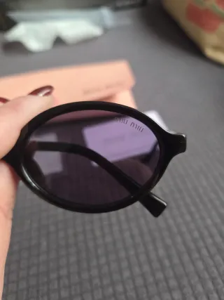Gafas de Sol Miu Miu MU 04Z Negras y Doradas