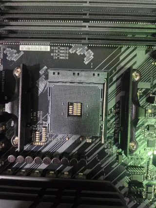 Placa Base ASUS TUF Gaming B550-PLUS