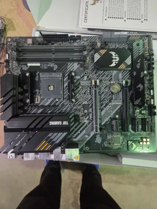 Placa Base ASUS TUF Gaming B550-PLUS